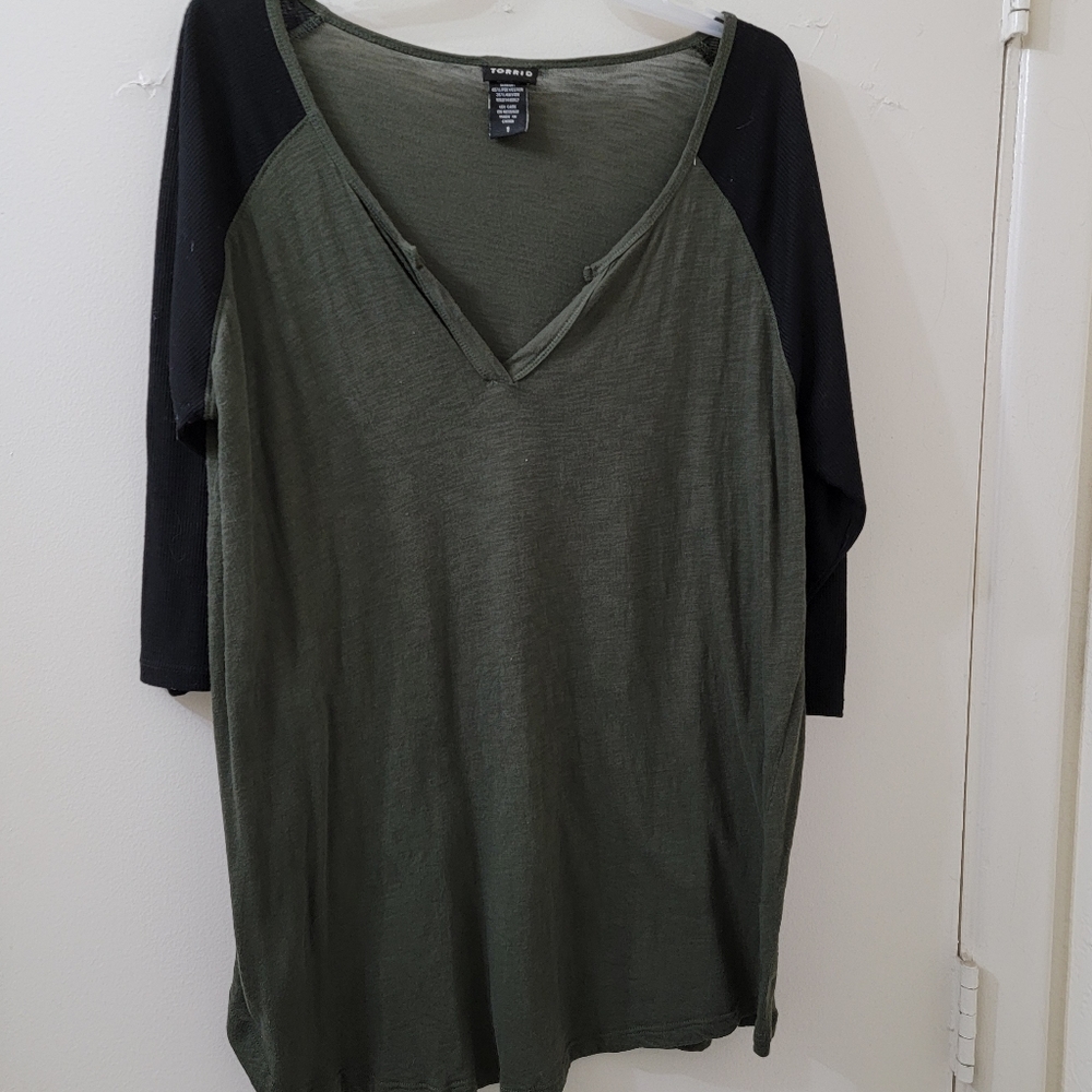 Torrid 3/4 Sleeve Top